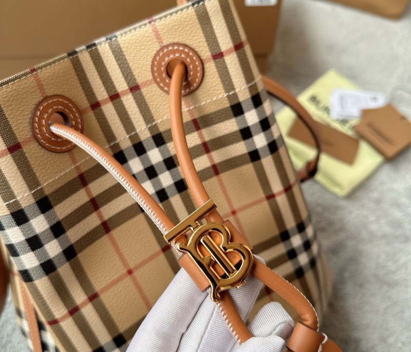 Bv*b*rry bucket bags